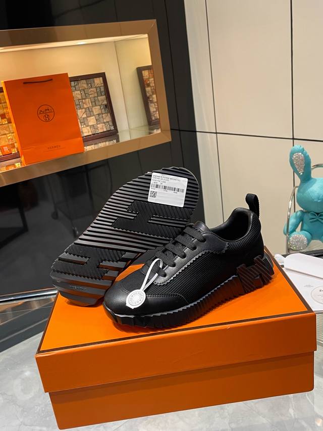 HErmes Couple Style. Women's sizes 35-39, 40, 41, 42. Custom-made men's sizes 39