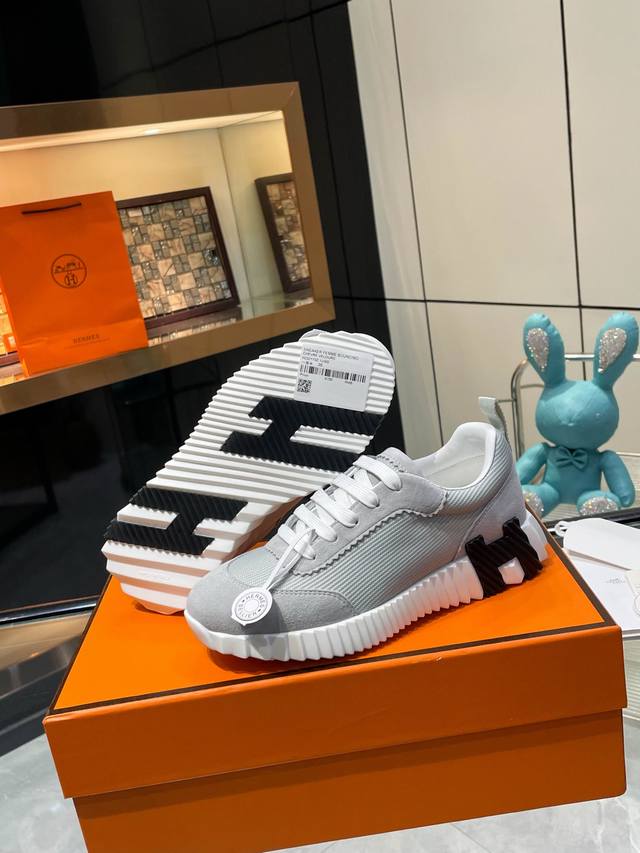 Hermes Couple Style. Women's sizes 35-39, 40, 41, 42. Custom-made men's sizes 39