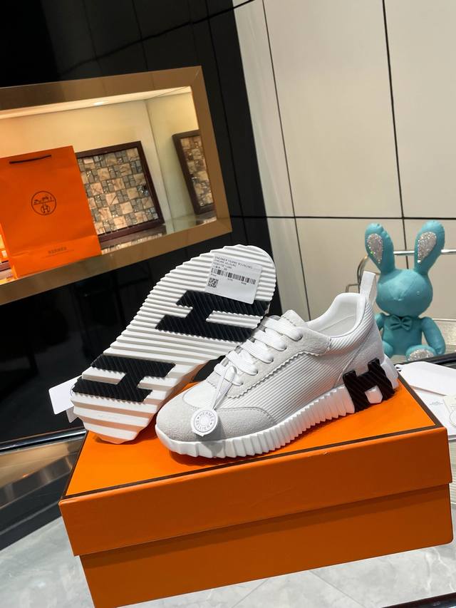 Hermes Couple Style. Women's sizes 35-39, 40, 41, 42. Custom-made men's sizes 39