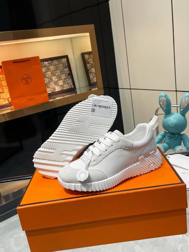 Hermes Couple Style. Women's sizes 35-39, 40, 41, 42. Custom-made men's sizes 39