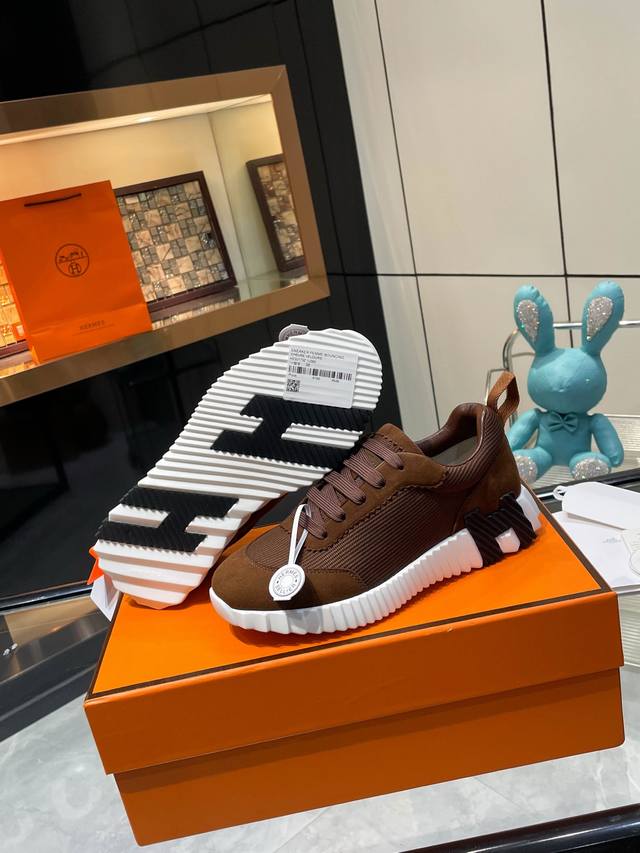 Hermes Couple Style. Women's sizes 35-39, 40, 41, 42. Custom-made men's sizes 3