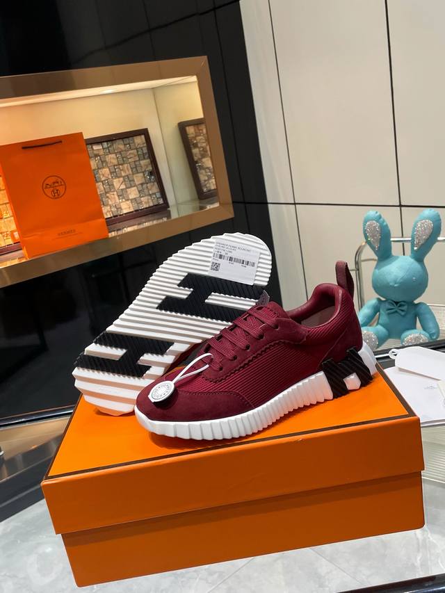 Hermes Couple Style. Women's sizes 35-39, 40, 41, 42. Custom-made men's sizes 39