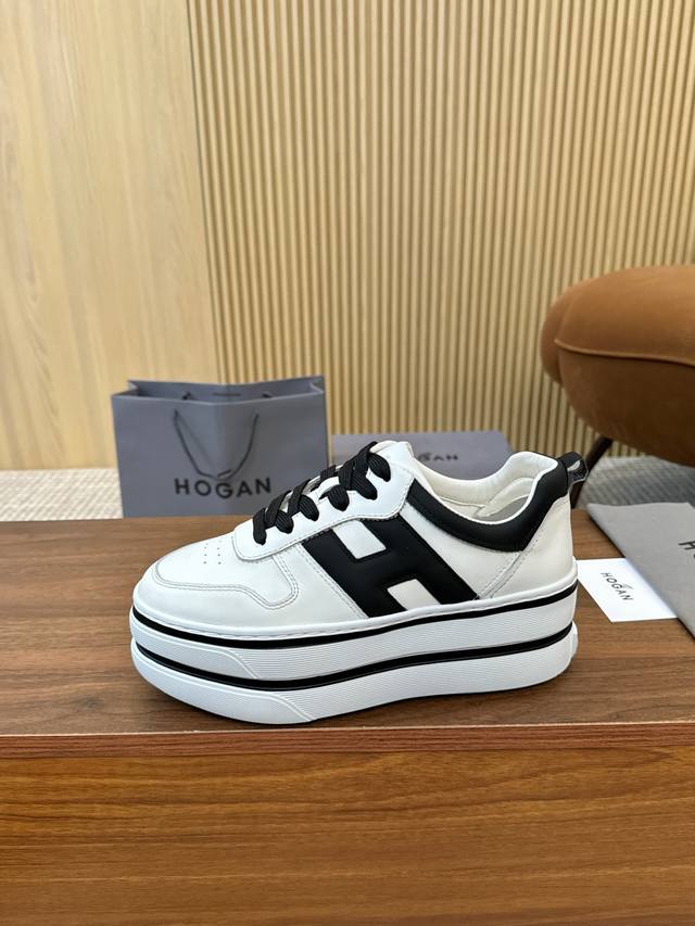 Hogan's newest style at an amazing price! Women's fashionable round-toe lace-up