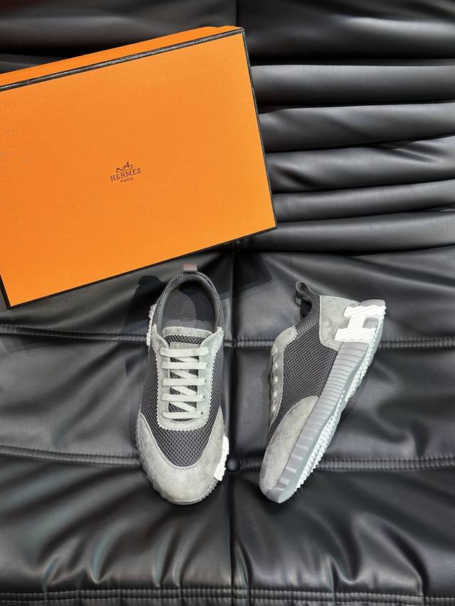 H Hermes Bouuncing sneakers, casual sneakers for couples, featuring a calfskin a