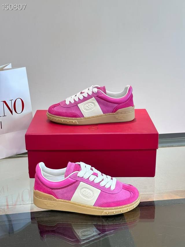 Valentino Latest Fashion Week Runway Couple Style, Unique Design, a Fashionable