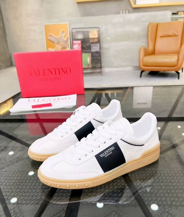 Valentino Latest Fashion Week Runway Couple Style, Unique Design, a Fashionable