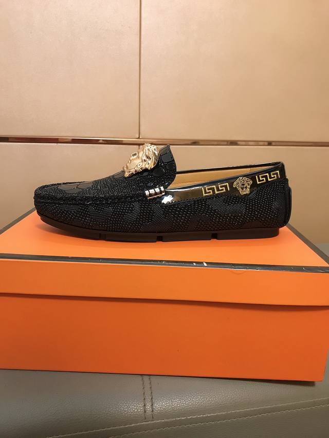 Factory direct price Versace new men's loafers, high-quality and exquisite work