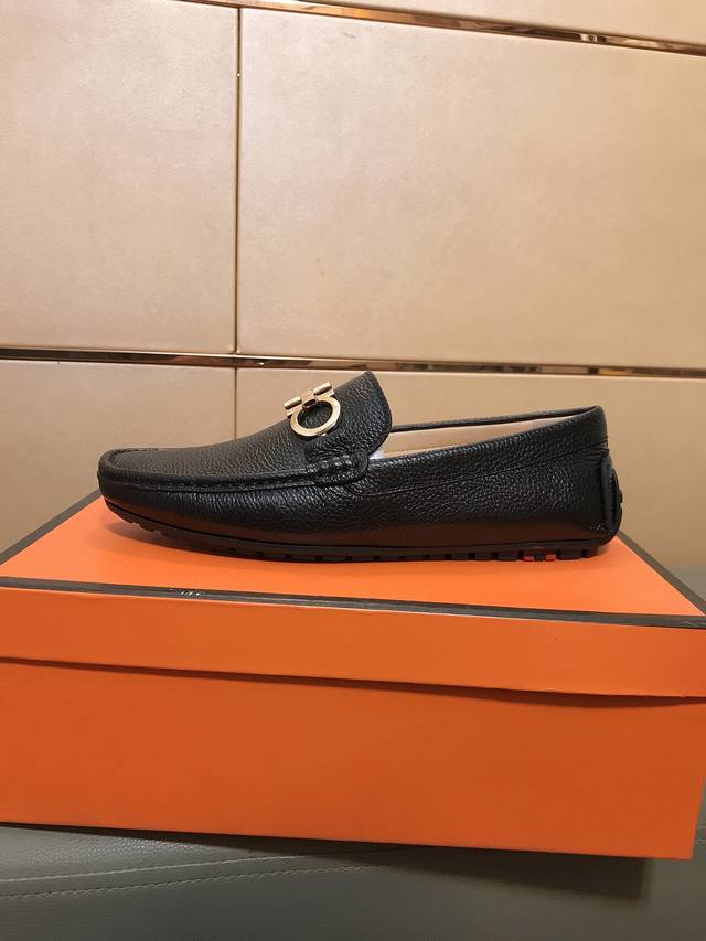 Factory direct price Ferragamo men's casual loafers, brand new style, made with