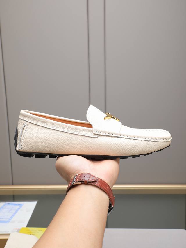 Lv Driving Shoes: Exuding a luxurious and sophisticated gentlemanly style. Featu