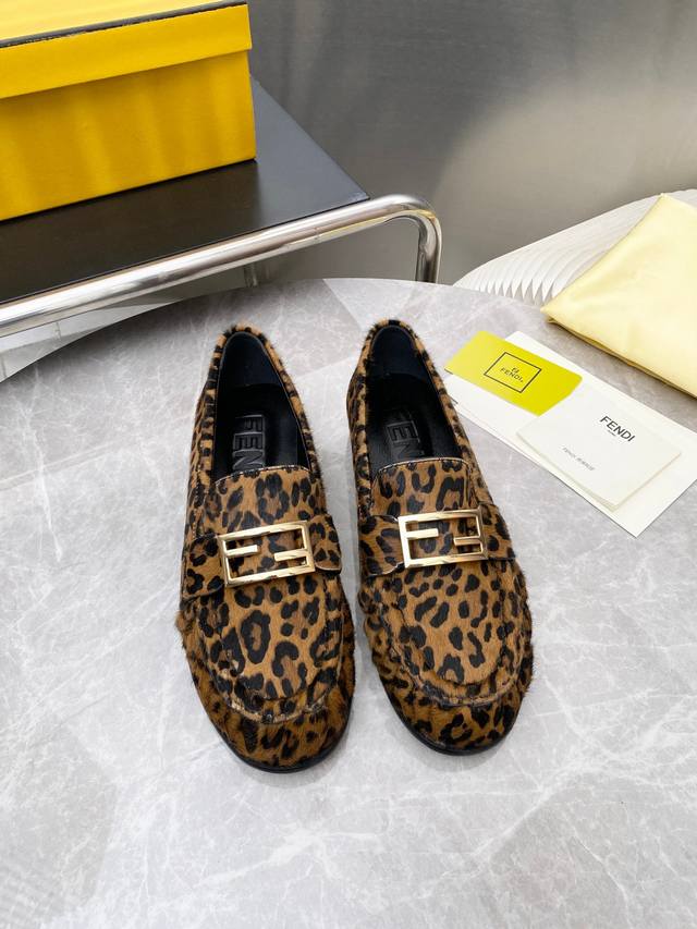 Factory direct women's shoes, sportswear, original Fendl spring/summer round to