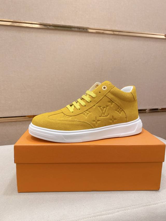 Factory direct price for men's shoes and athletic wear, original Louis Vuitton