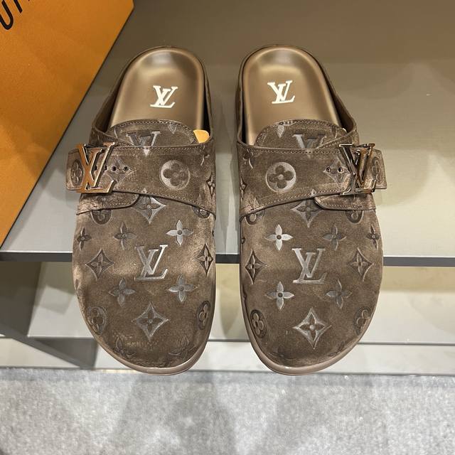 Factory direct price for men's sports shoes and athletic wear, sizes 38-45. LV