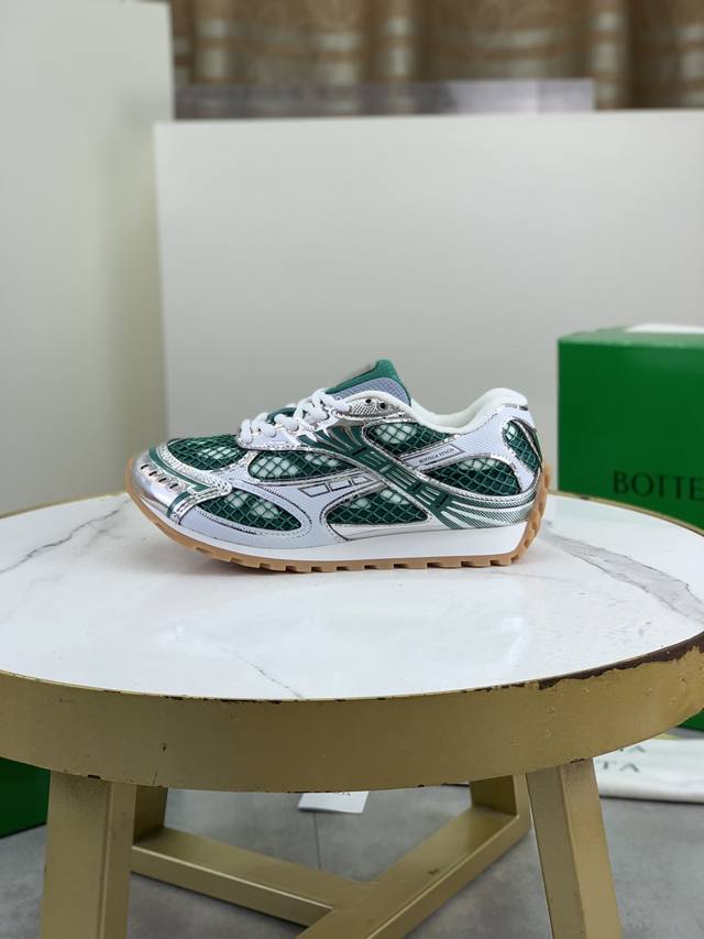 Factory direct price Men's shoes and athletic shoes, original Bottega Veneta Or