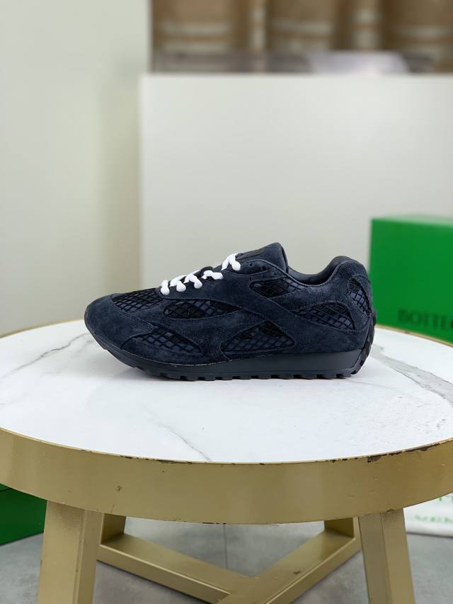 Factory direct price for men's sports shoes, original Bottega Veneta Orbit snea