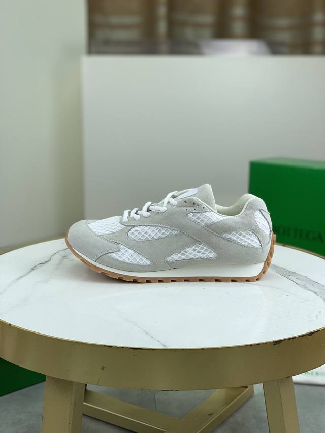 Factory direct price for men's sports shoes, original Bottega Veneta Orbit snea