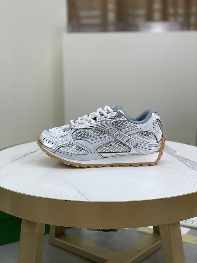 Factory direct price for men's sports shoes, original Bottega Veneta Orbit snea