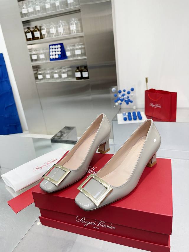 Factory direct price women's shoes, sports shoes, original Rogervivie RV women'