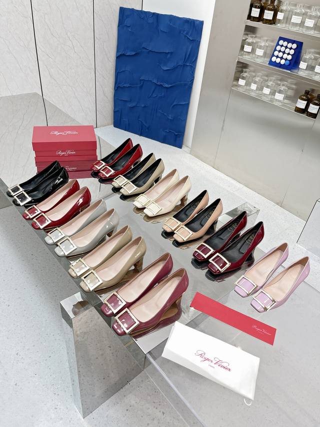 Factory direct price women's shoes, sports shoes, original Rogervivie RV women'