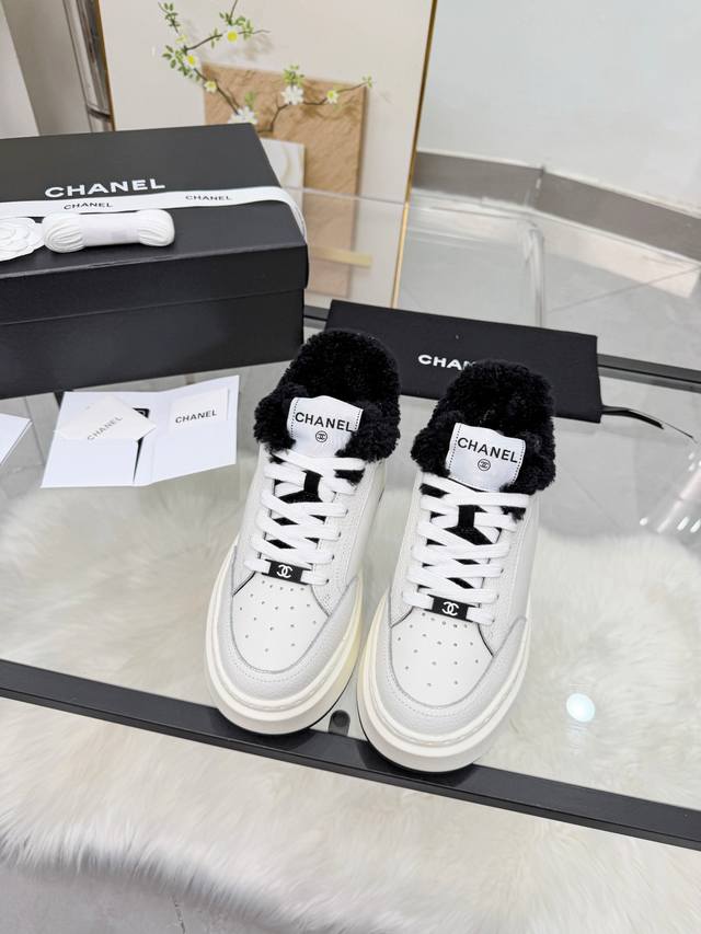 Chanel 25C Fall/Winter New Sneakers - Available now on the official website, sol