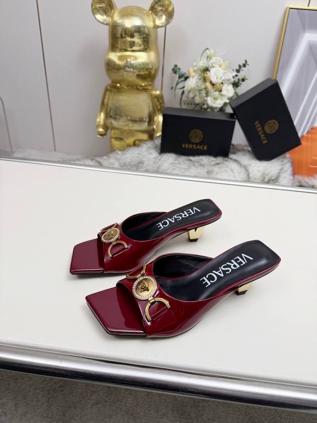 Versace New Arrival: V-Heel Series Upper: Patent Leather Insole: Sheepskin Heel