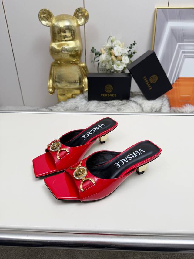 Versace New Arrival: V-Heel Series Upper: Patent Leather Insole: Sheepskin Heel