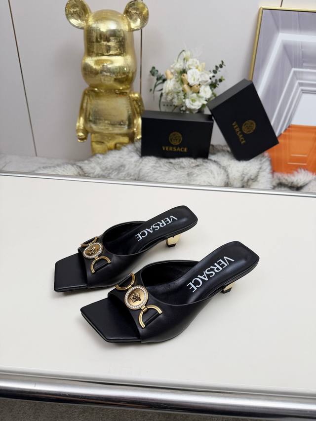 Versace New Arrival: V-Heel Series Upper: Patent Leather Insole: Sheepskin Heel