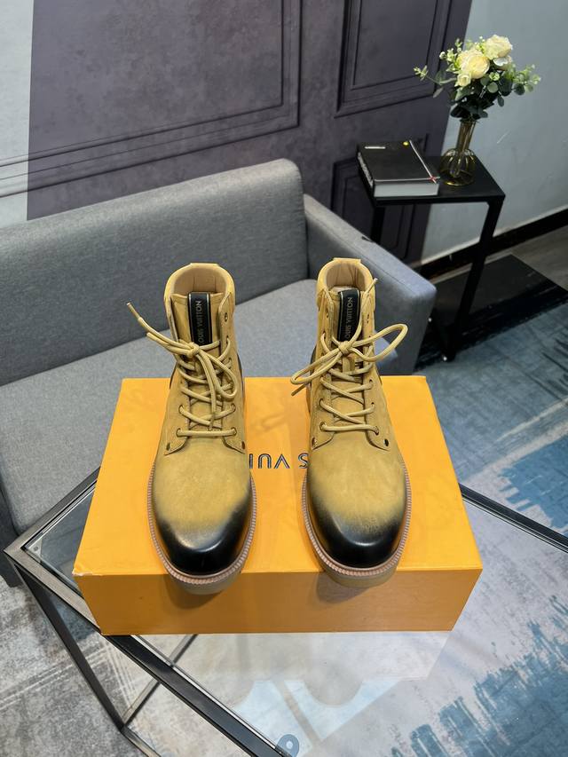 L's latest LV men's business casual boots, luxurious and prestigious, made entir