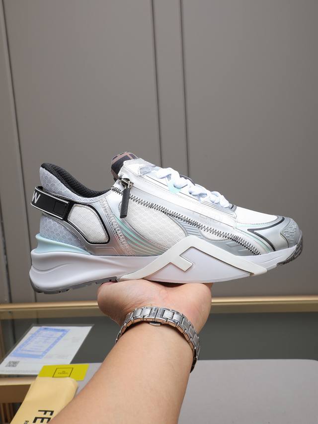 New Fd casual athletic shoes, featuring a wavy sole engraved with the letter F.