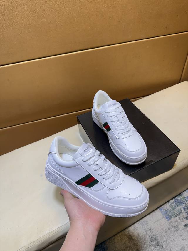 Gucci original quality. Unique modern style sneakers. A must-have casual shoe f