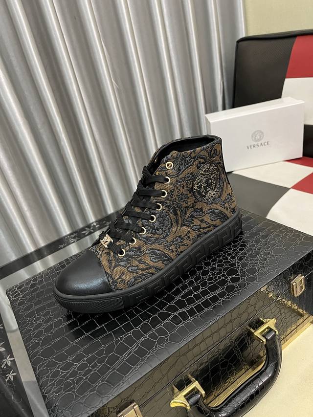 Factory Price (pp): Versace Men's High-Top Newest Hot-Selling Casual Shoes. Top