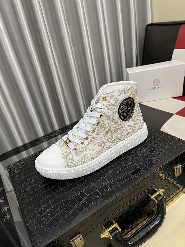 Factory Price (pp): Versace Men's High-Top Newest Hot-Selling Casual Shoes. Top