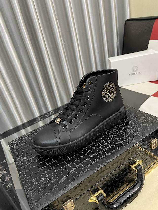 Factory Price (pp): Versace men's high-top newest and hottest casual shoes. Top