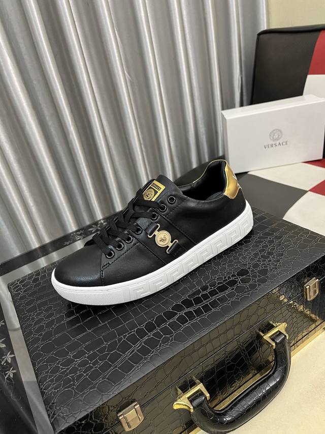 Factory Price (pp): Versace men's high-top newest and hottest casual shoes. Top