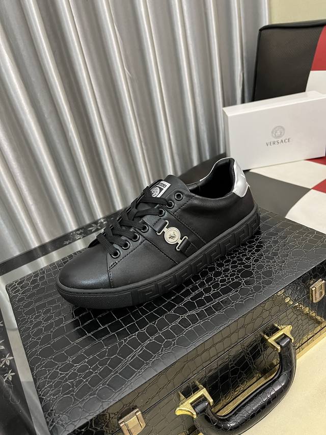 Factory Price (pp): Versace men's high-top newest and hottest casual shoes. Top