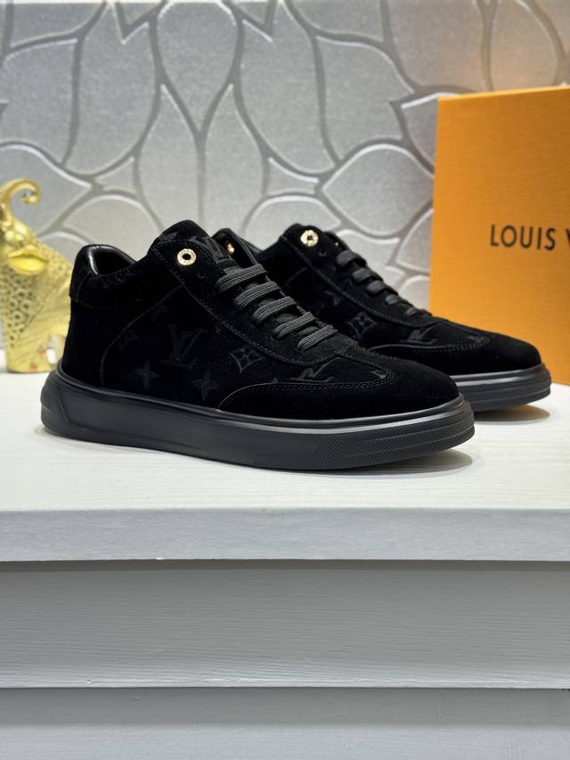 Louis Vuitton (LV) New Men's High-Top Sneakers, featuring a stylish upper crafte