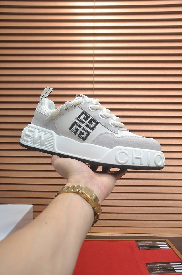 Factory Price p Givenchy. Available simultaneously at Givenchy boutiques. Upper