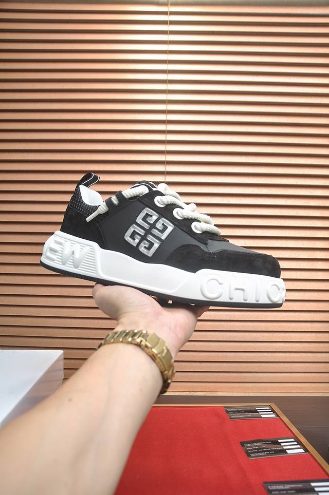 Factory Price p Givenchy. Available simultaneously at Givenchy boutiques. Upper