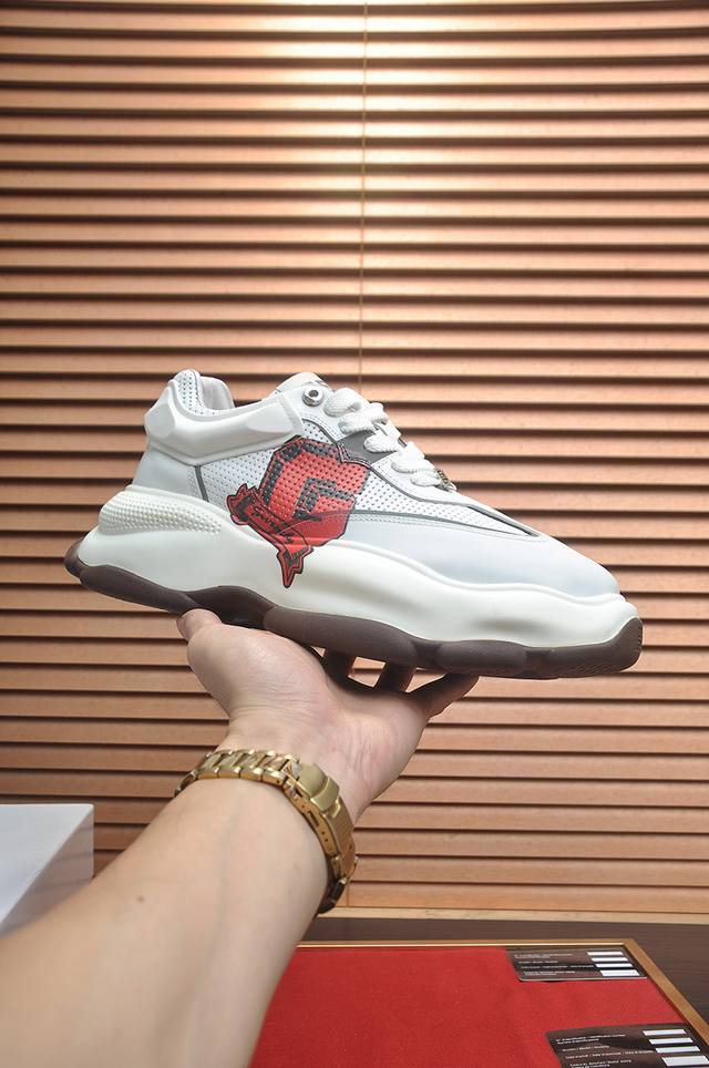 Factory Price p Givenchy. Available simultaneously at Givenchy boutiques. Upper