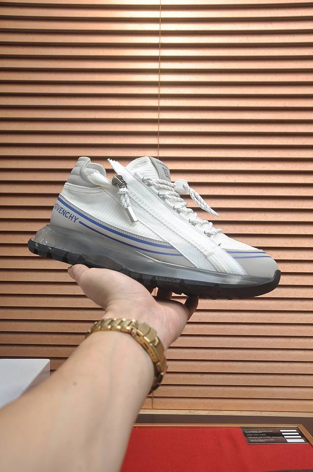 Factory Price p Givenchy. Available simultaneously at Givenchy boutiques. Upper