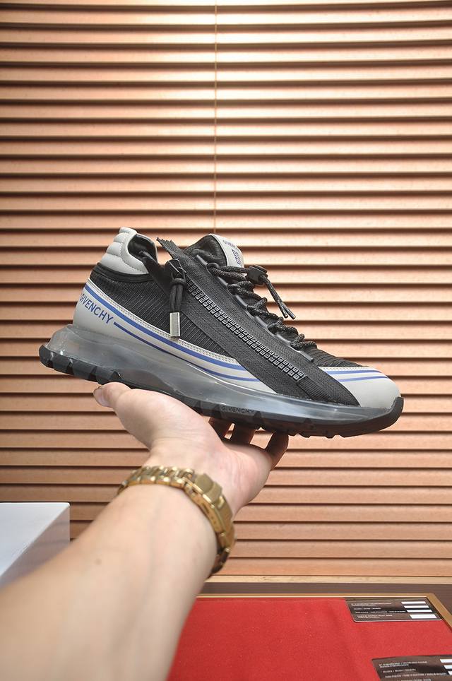 Factory Price p Givenchy. Available simultaneously at Givenchy boutiques. Upper