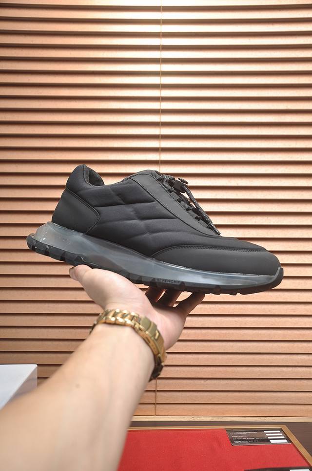 Factory Price p Givenchy. Available simultaneously at Givenchy boutiques. Upper