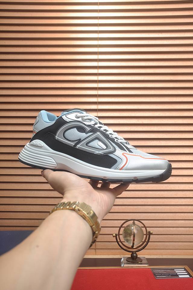 Factory Price: Top-Tier Original Shoes Brand: Dior Standard Sizes: Men's 38-44,