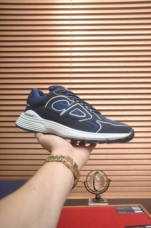 Factory Price: Top-Tier Original Shoes Brand: Dior Standard Sizes: Men's 38-44,