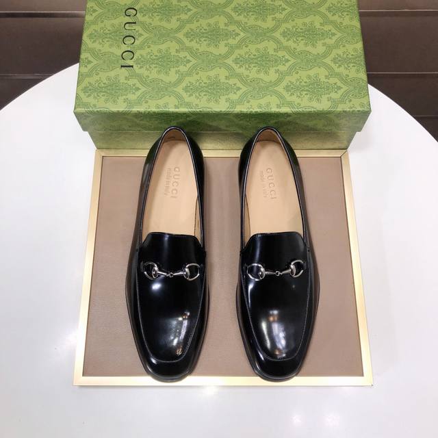 Factory Price Brand: Gucci Standard Size: Men's 38 44 45 46 (Custom sizes avail