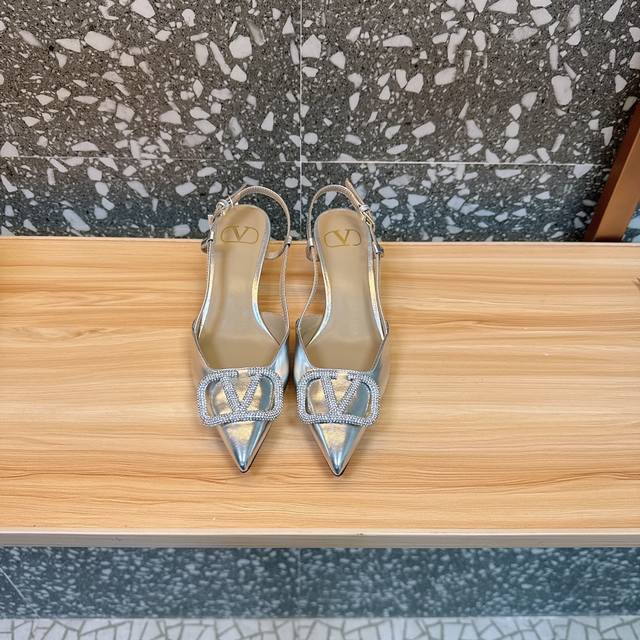 Valentin* Valentin V-buckle sandals, the latest and highest quality version from