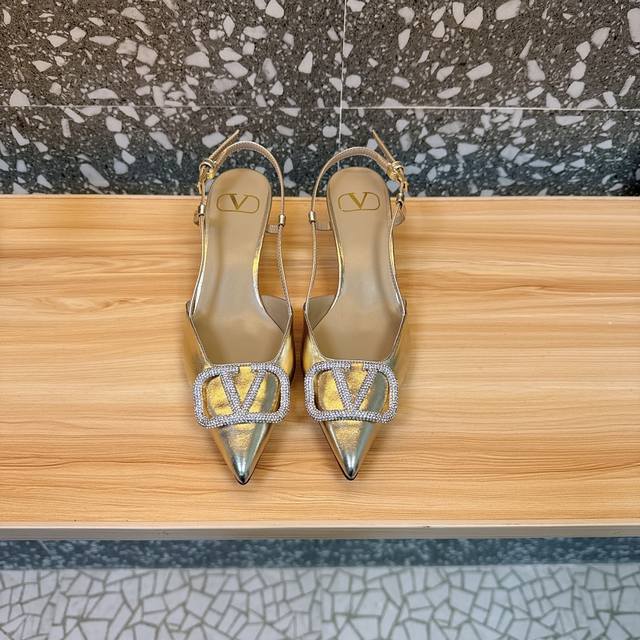 Valentin* Valentin V-buckle sandals, the latest and highest quality version from