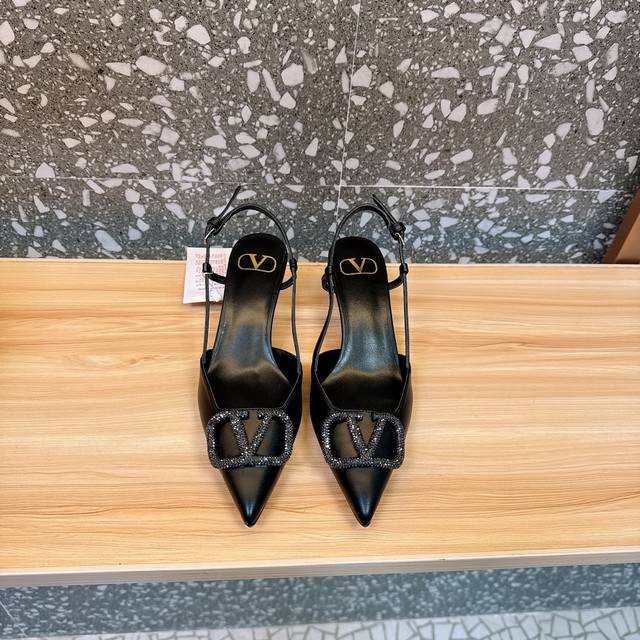 Valentin* Valentin V-buckle sandals, the latest and highest quality version from