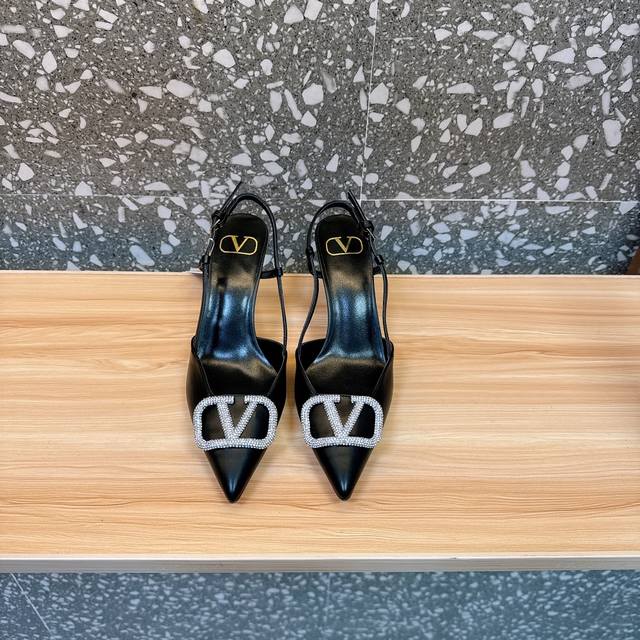 Valentin* Valentin V-buckle sandals, the latest and highest quality version from