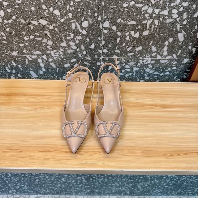 Valentin* Valentin V-buckle sandals, the latest and highest quality version from