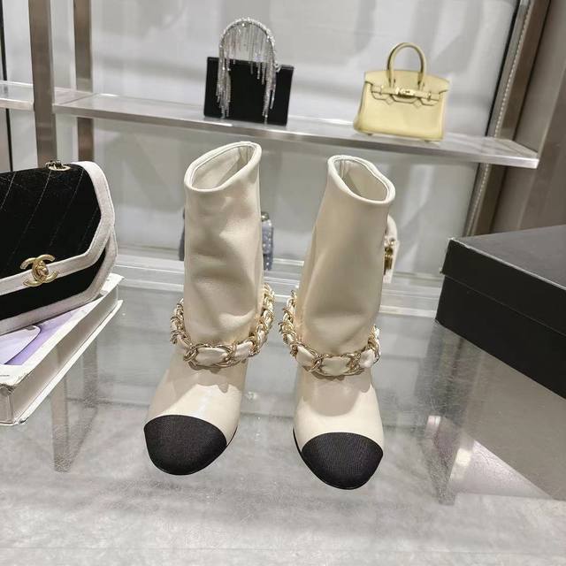 Chanel 25B Fall/Winter Runway Style Turn-Up Cuff Chunky Heel Boots Iconic large